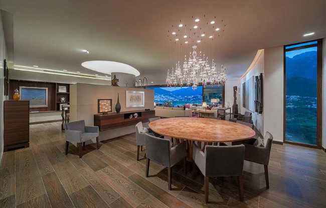 Paredes corredizas: el secreto de los 700 metros cuadrados del Departamento R&J