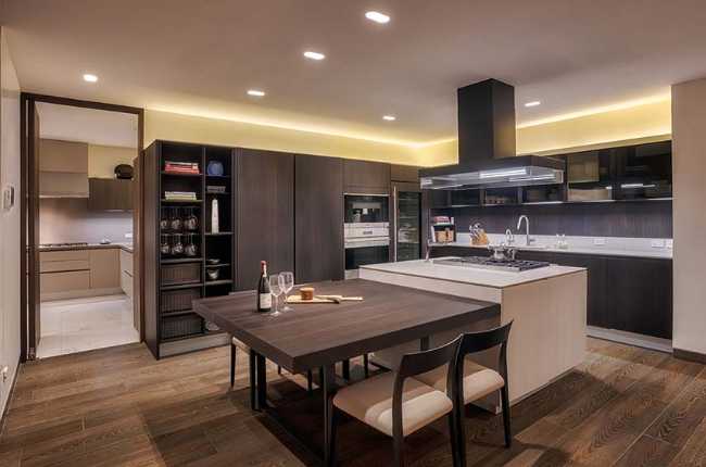 Paredes corredizas: el secreto de los 700 metros cuadrados del Departamento R&J