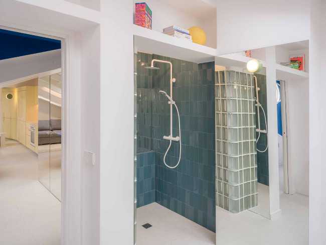 House Flix, the loft that floats on the rooftops of Madrid