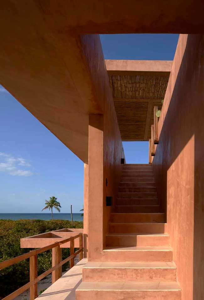 Entre mar y laguna: la arquitectura que respira el paisaje.