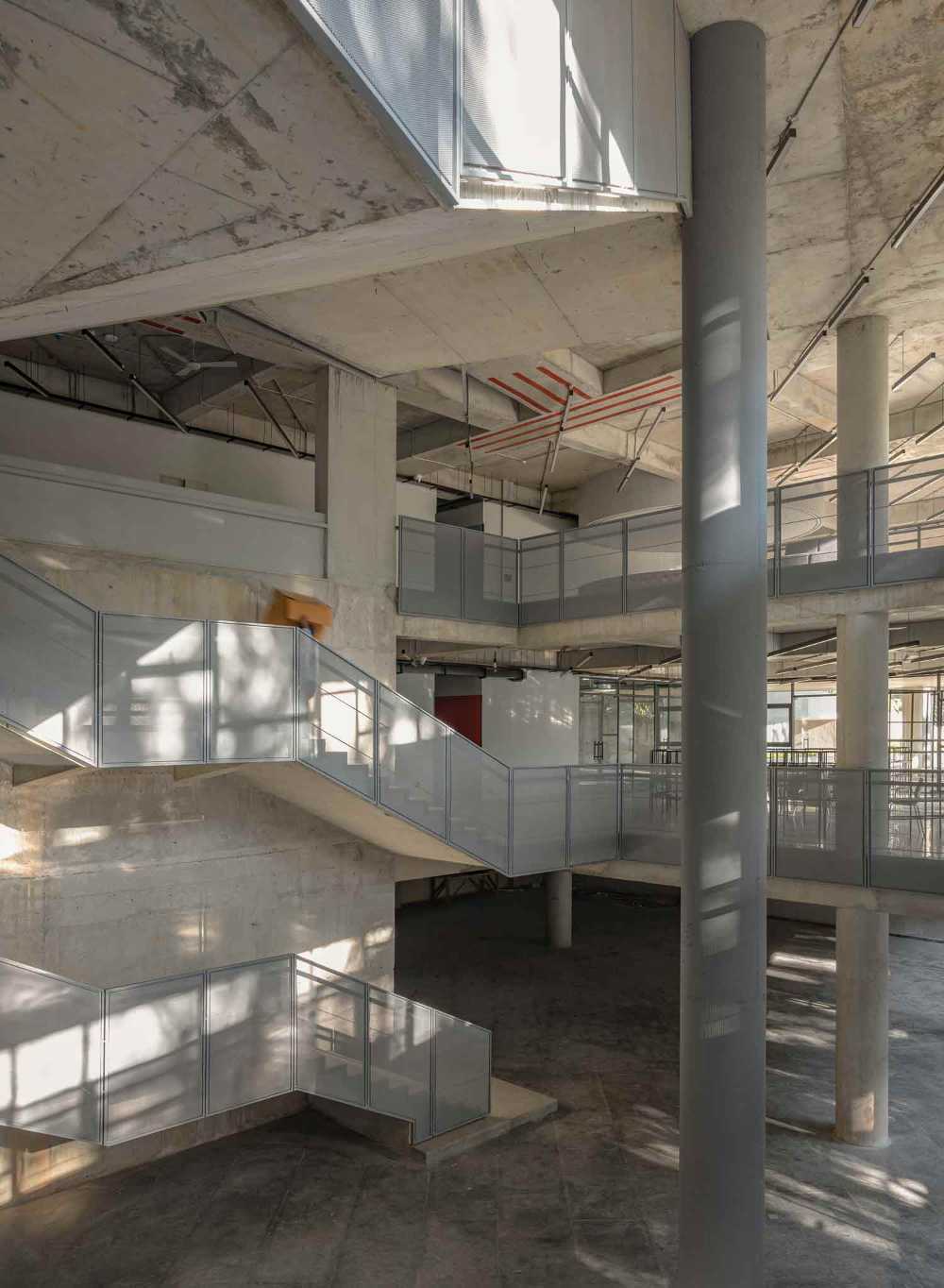 Can architecture be democratic? SMVIT university library