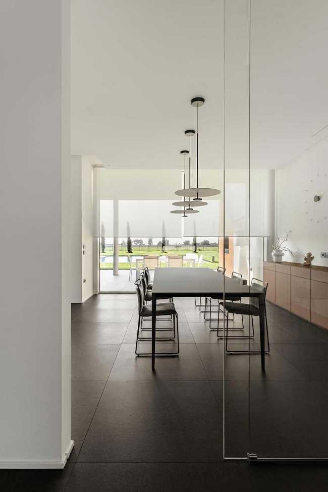 Luz y materia. El equilibrio perfecto de Villa Tenca.