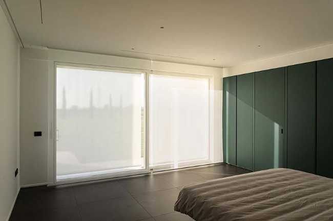 Luz y materia. El equilibrio perfecto de Villa Tenca.