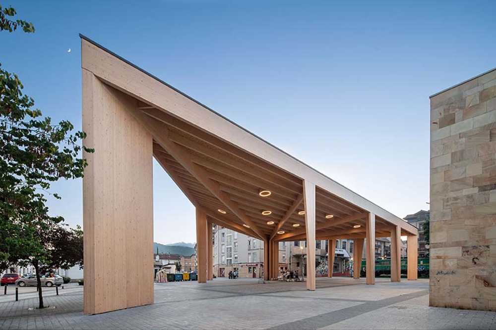 Espacio urbano cubierto en Alsasua: árboles urbanos para la agregación