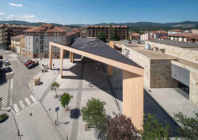 Espacio urbano cubierto en Alsasua: árboles urbanos para la agregación