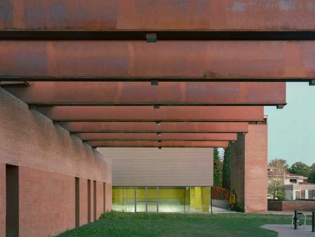 Gym of Merate. A new architectural landmark for the city.