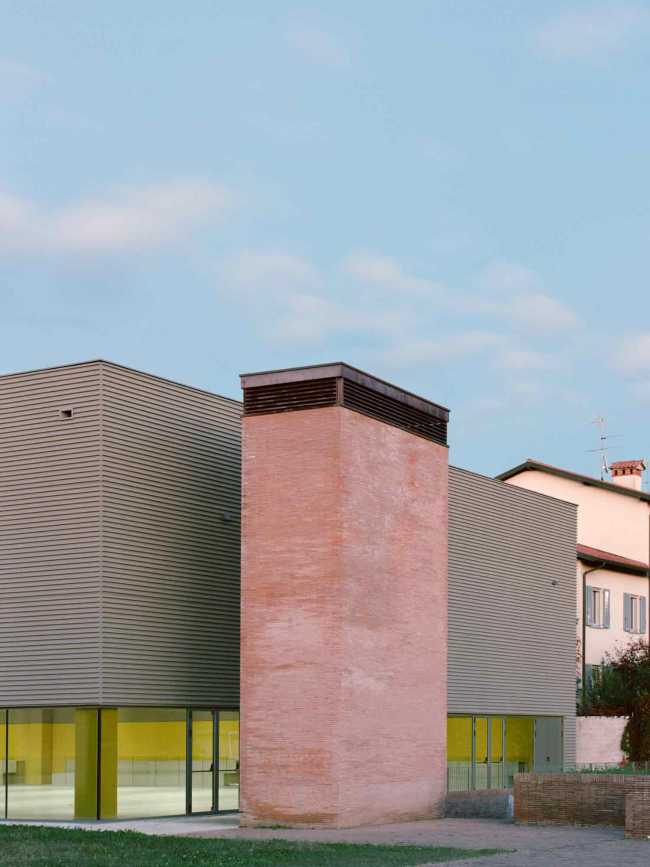 Gym of Merate. A new architectural landmark for the city.