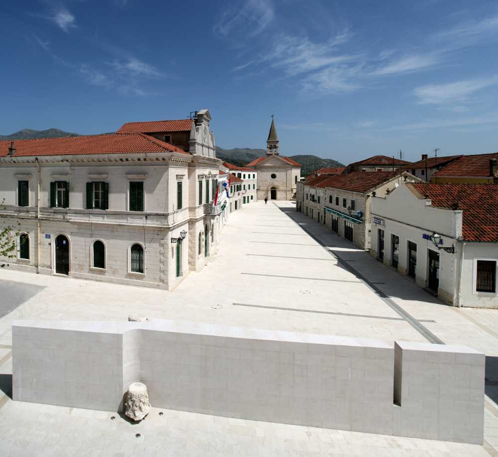 The square frames the church