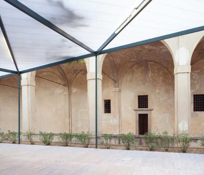 Il padiglione si apre sul chiosco