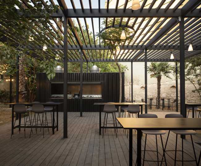 The external pergola