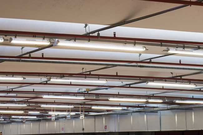 La copertura e l'illuminazione della zona magazzino