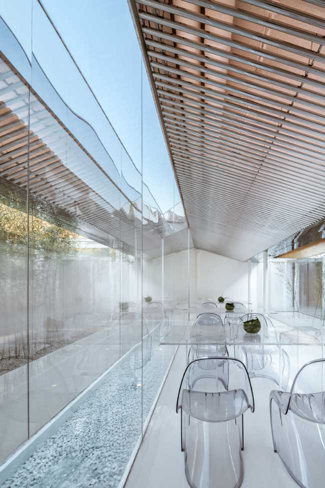 Layering Courtyard: nuovo e vecchio tra pubblico e privato