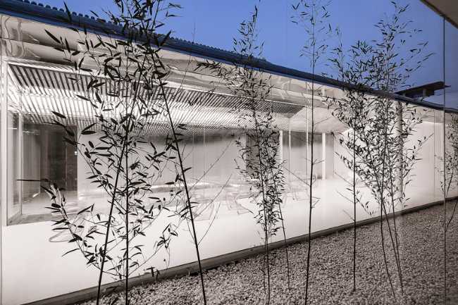 Layering Courtyard: nuovo e vecchio tra pubblico e privato