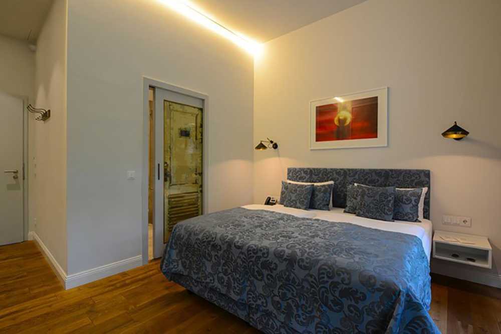 bagno camera hotel ristrutturato