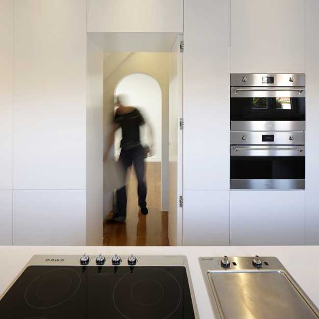 the dividing walls are containing spaces