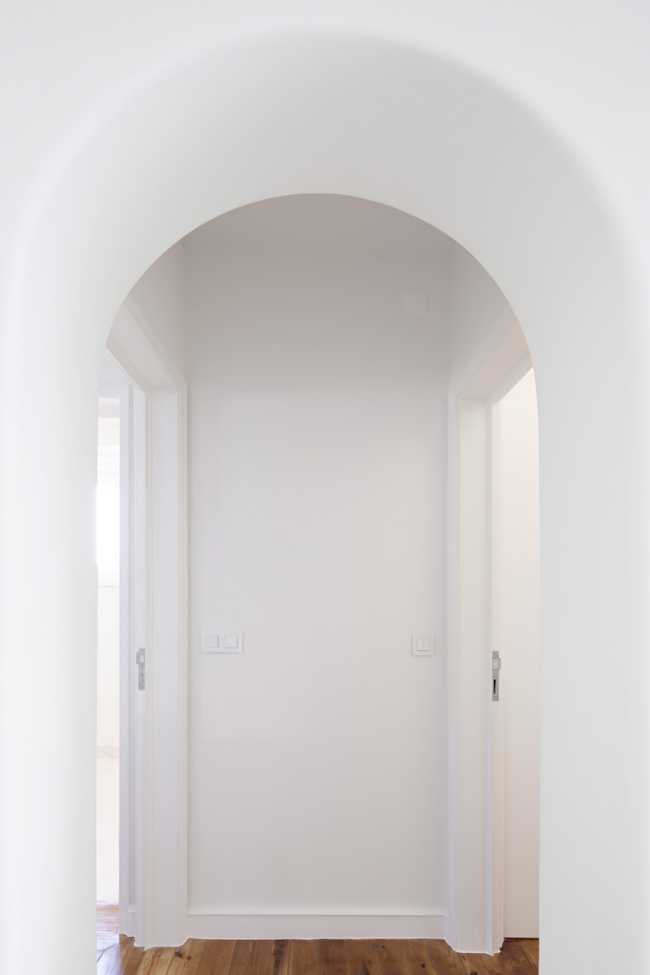 The arch under the stairs has been preserved