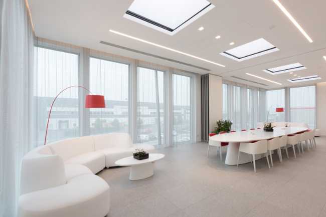 The meeting room is equipped with skylights