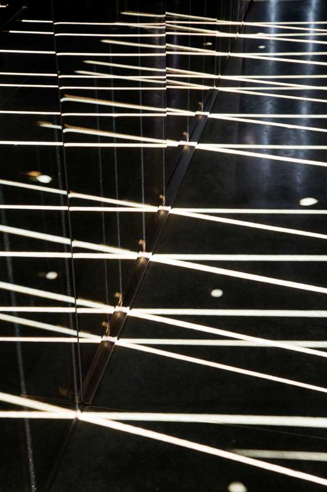 El juego de luces creado por la cubierta