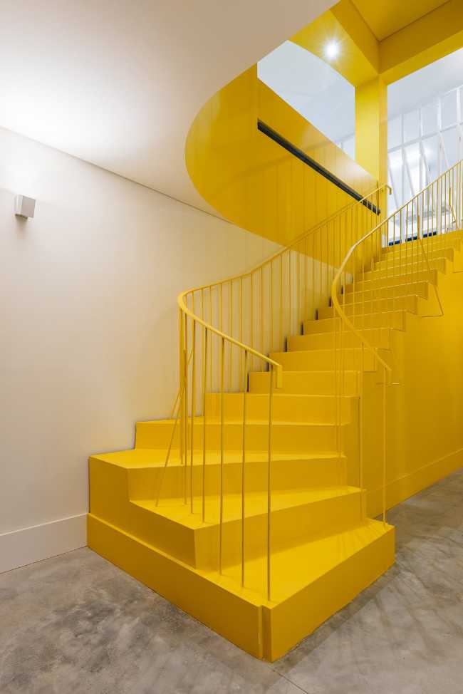 La escalera a la entrada de la casa