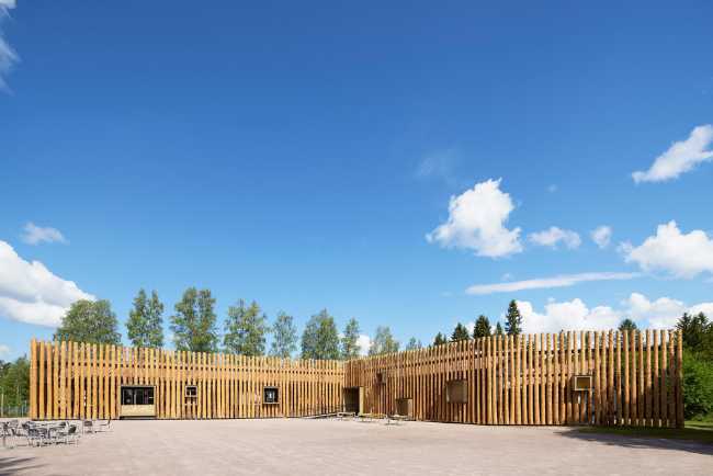 The old facade is covered like a second skin