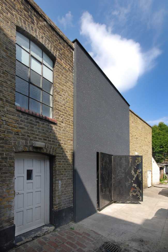 Il volume unico della facciata