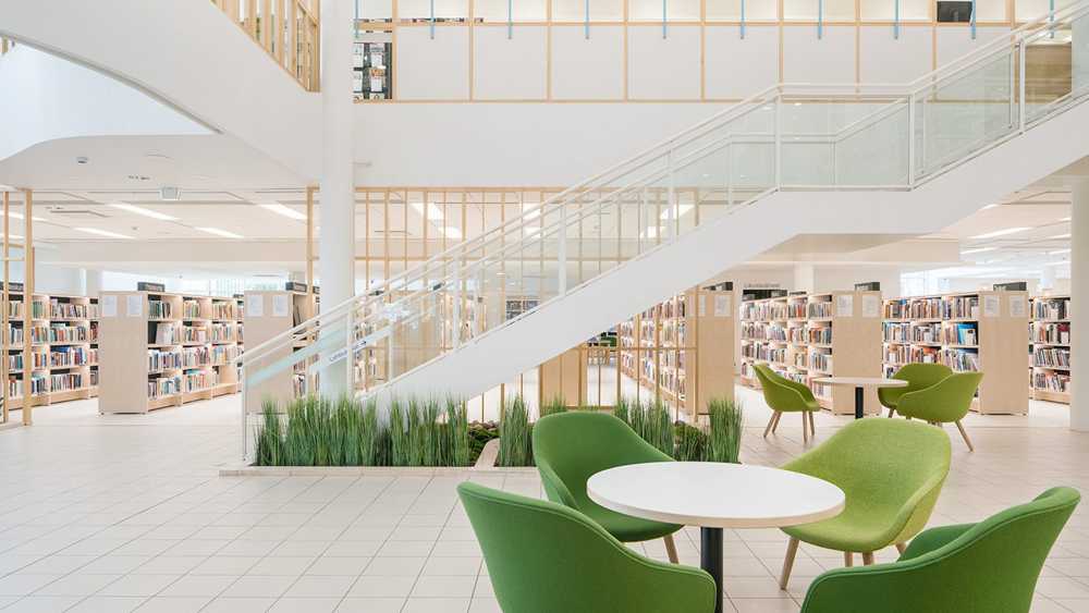 biblioteca interior de madera