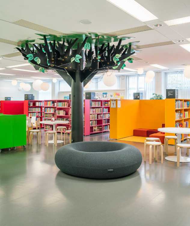 biblioteca bambini colorata