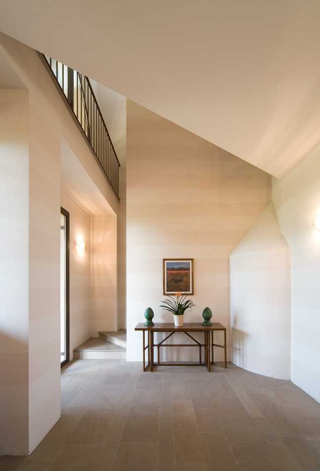 Uno scorcio del corridoio dove si intersecano i vari volumi