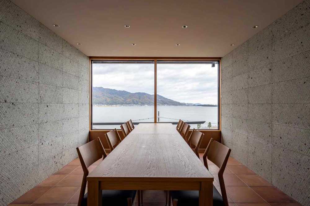 Restaurante Gakatei: las decisiones de diseño que se abren al panorama.