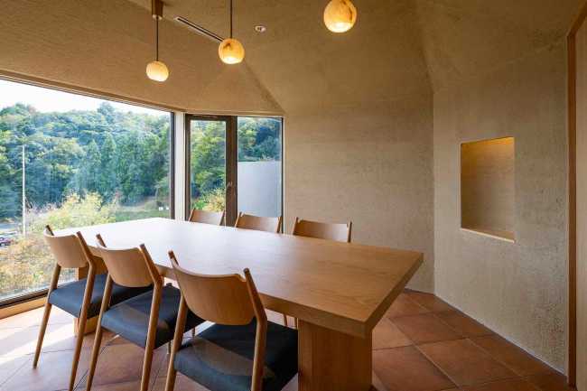 Restaurante Gakatei: las decisiones de diseño que se abren al panorama.