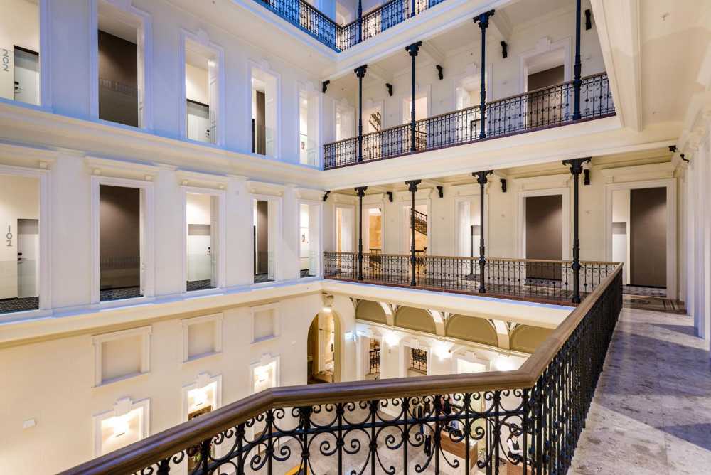 The internal balcony with iron columns