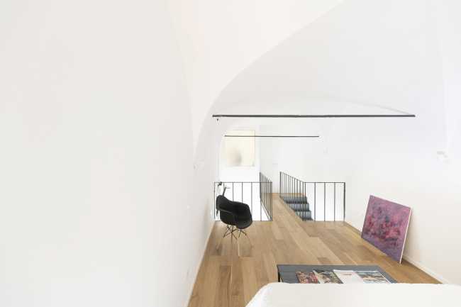 ballatoio con pavimento in legno