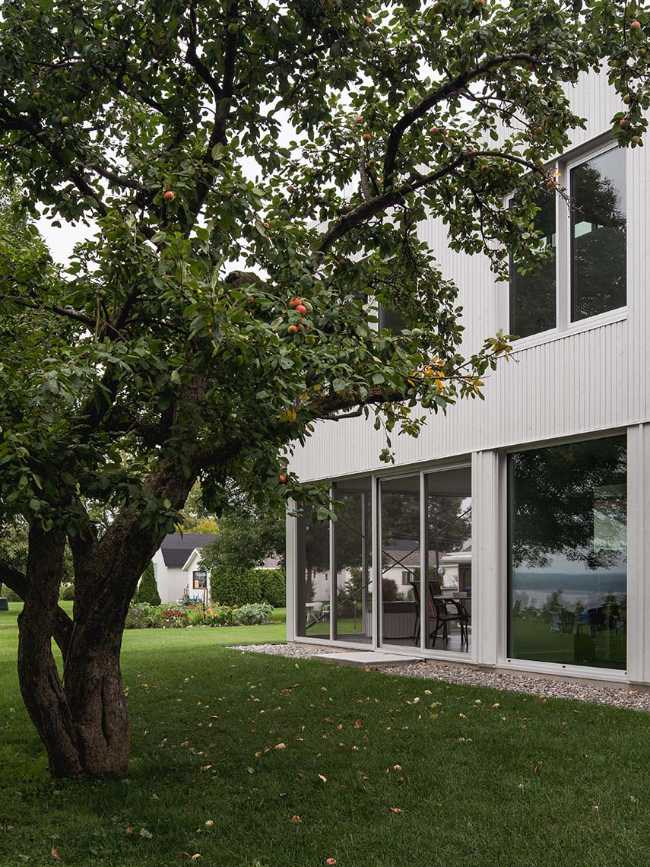 Return to the river, inhabit the time