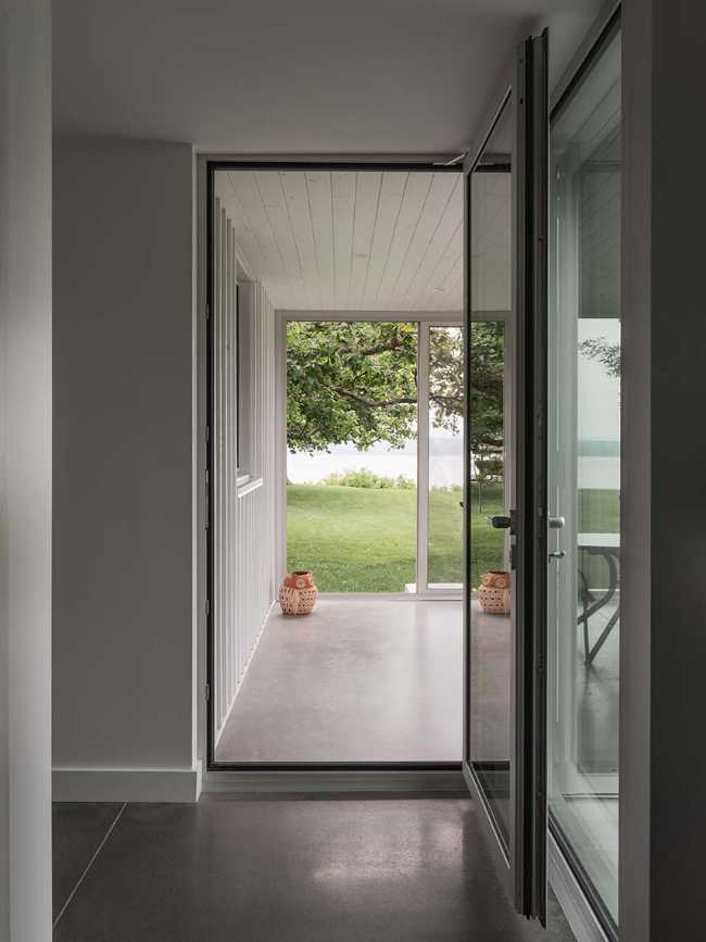 Return to the river, inhabit the time