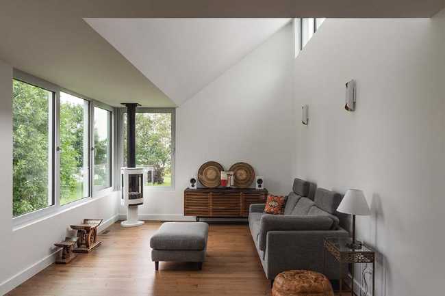 Return to the river, inhabit the time