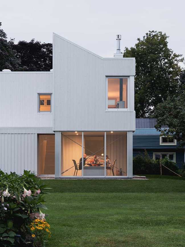 Return to the river, inhabit the time