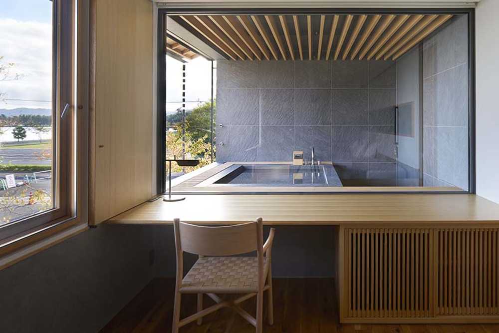 Entre el mar y el paisaje. Una casa de huéspedes con vistas a Amanohashidate.