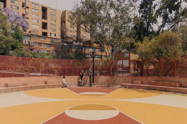 UH INFONAVIT Santa Fe. A park that arises from the slope