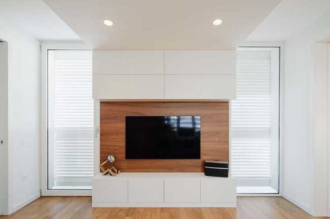 Introverted House: quiet and bright urban refuge