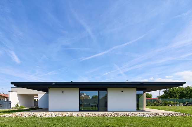 Casa GG. Rifugio di luce e misura