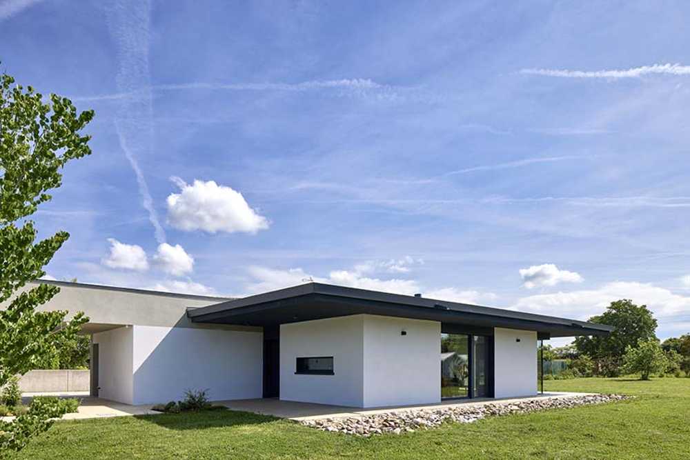 House GG. Shelter of light and measure