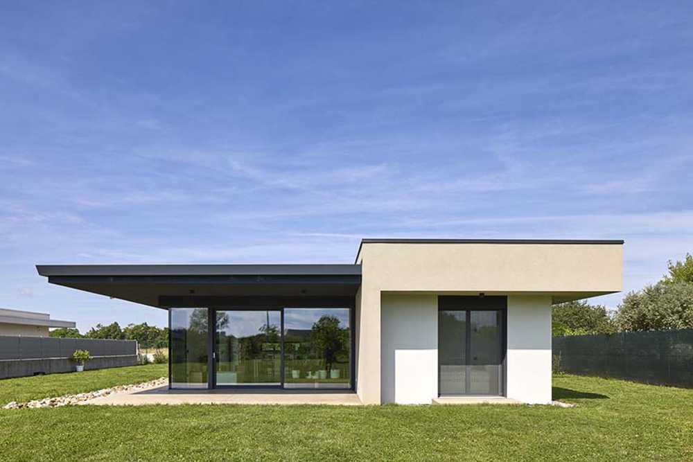 House GG. Shelter of light and measure