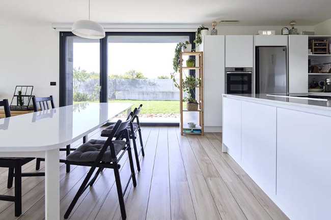 House GG. Shelter of light and measure