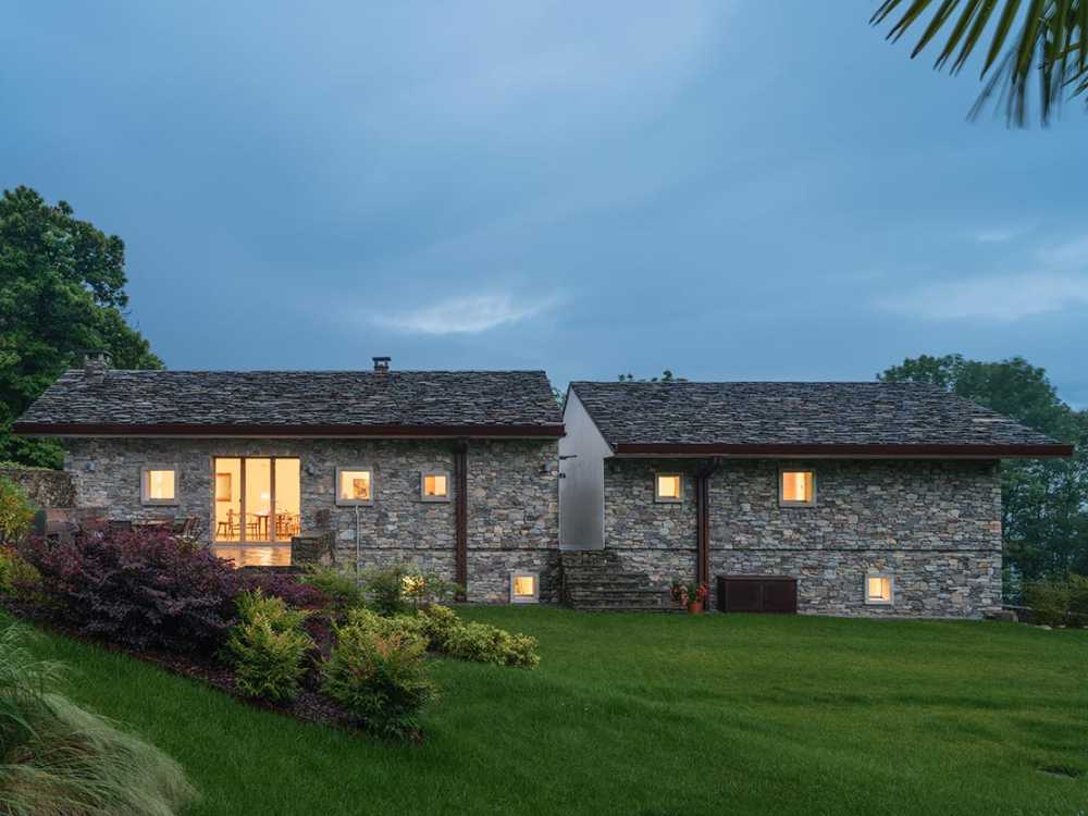 Le Stalle, quando la rovina diventa rifugio contemporaneo