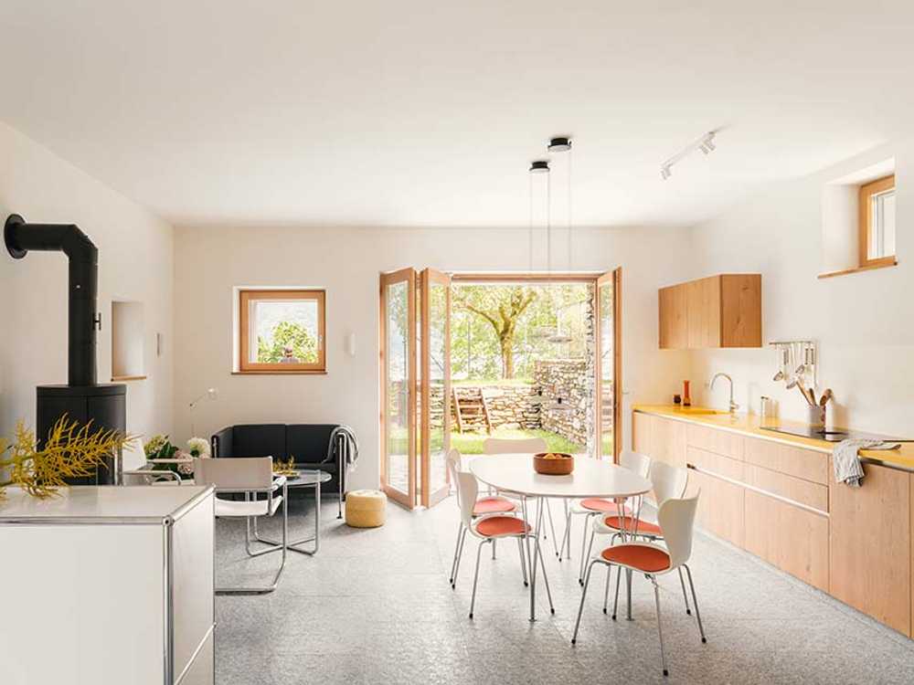 Le Stalle, quando la rovina diventa rifugio contemporaneo