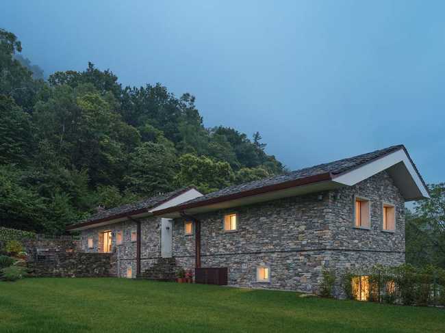 Le Stalle, quando la rovina diventa rifugio contemporaneo