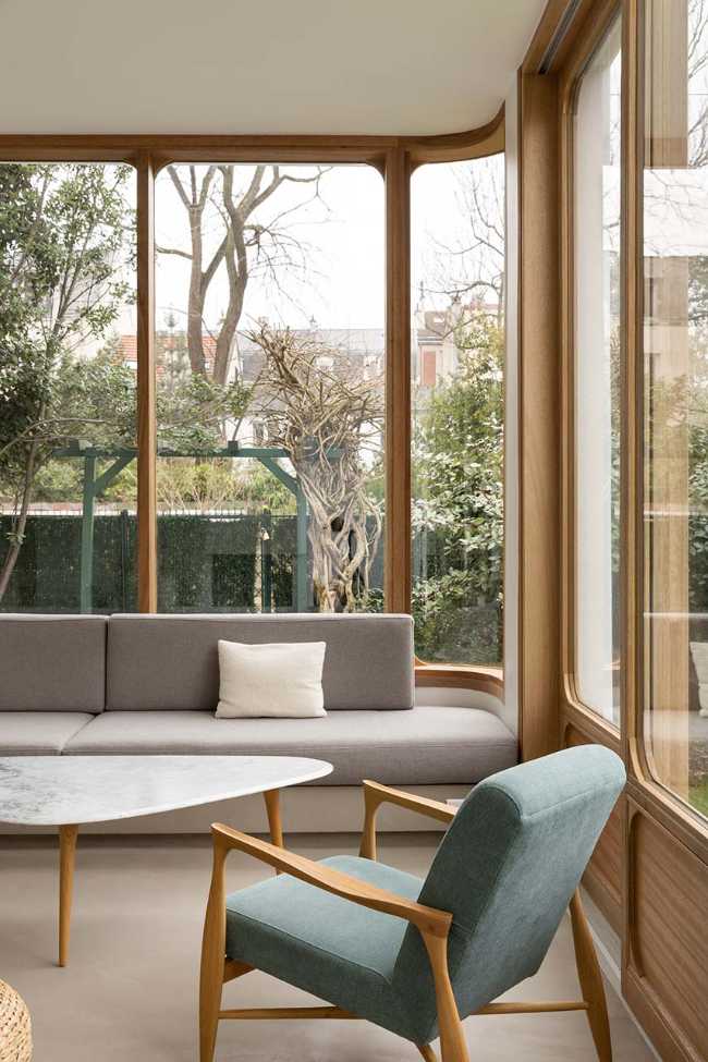 A Parisian house that opens up to the garden
