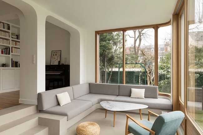 A Parisian house that opens up to the garden