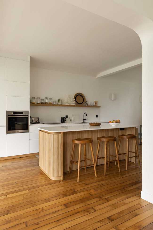 A Parisian house that opens up to the garden