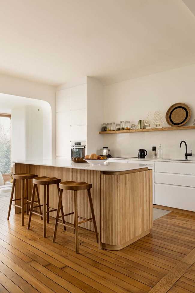 A Parisian house that opens up to the garden